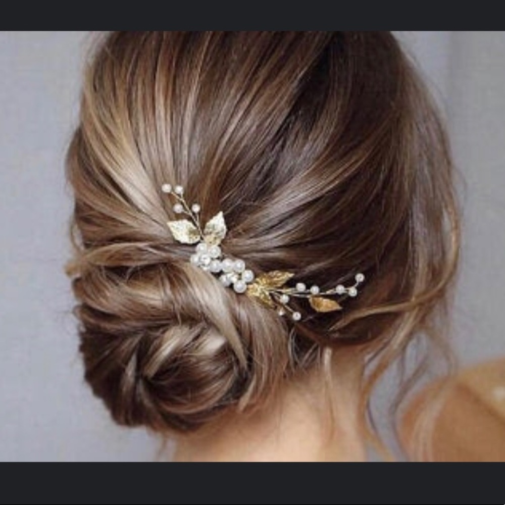 Elegant Bridal Hair Piece with Pearls and Gold Leaves Wedding